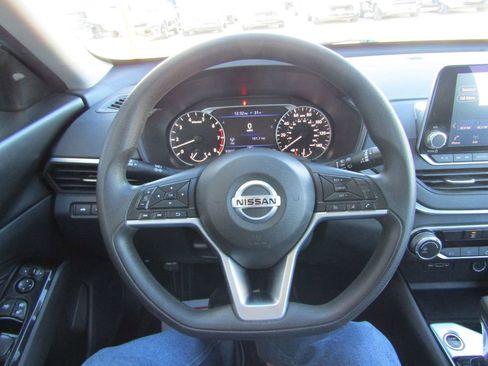 Used 2021 Nissan Altima 2.5 SV image 17