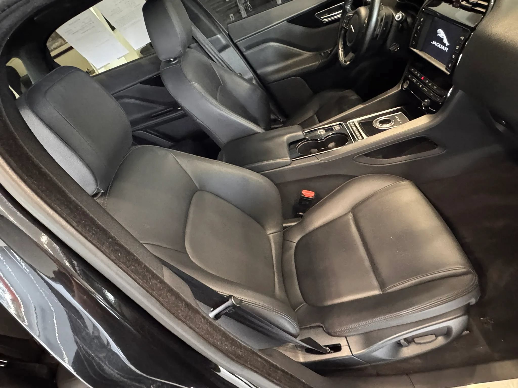 Used 2017 Jaguar F-PACE Premium AWD/4WD image 17