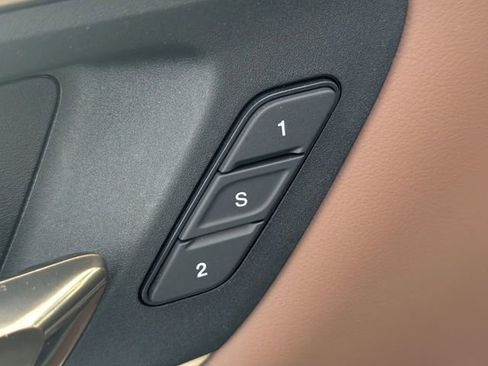 Used 2023 RAM 1500 Limited AWD/4WD image 11