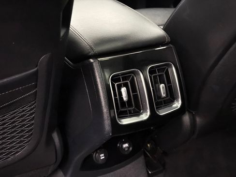 Used 2023 Kia Sorento SX image 19