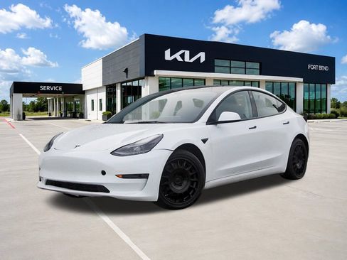 Used 2023 Tesla Model 3 Performance AWD/4WD image 1