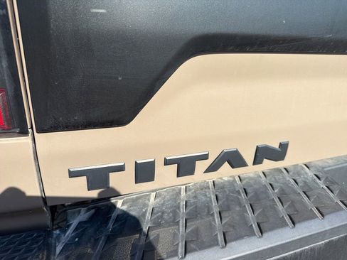 Used 2020 Nissan Titan PRO-4X w/ Pro-4x Convenience Package AWD/4WD image 20