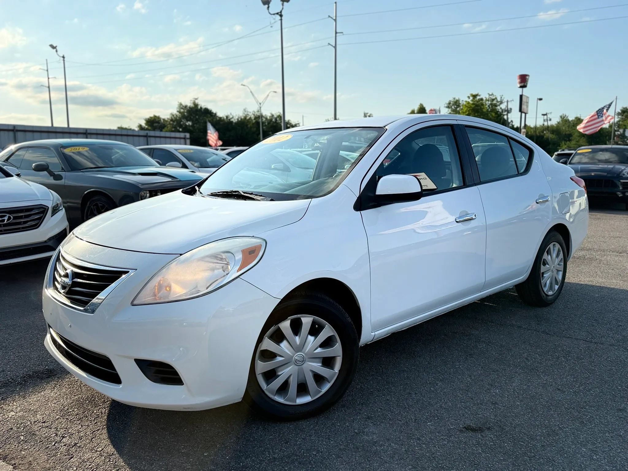 Used 2012 Nissan Versa SV FWD image 10