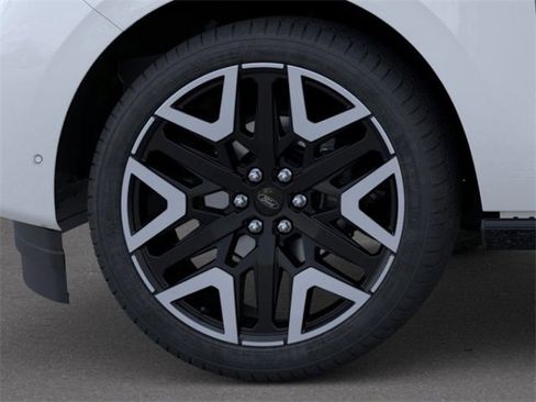 New 2025 Ford Expedition Platinum w/ Platinum Ultimate Package image 19