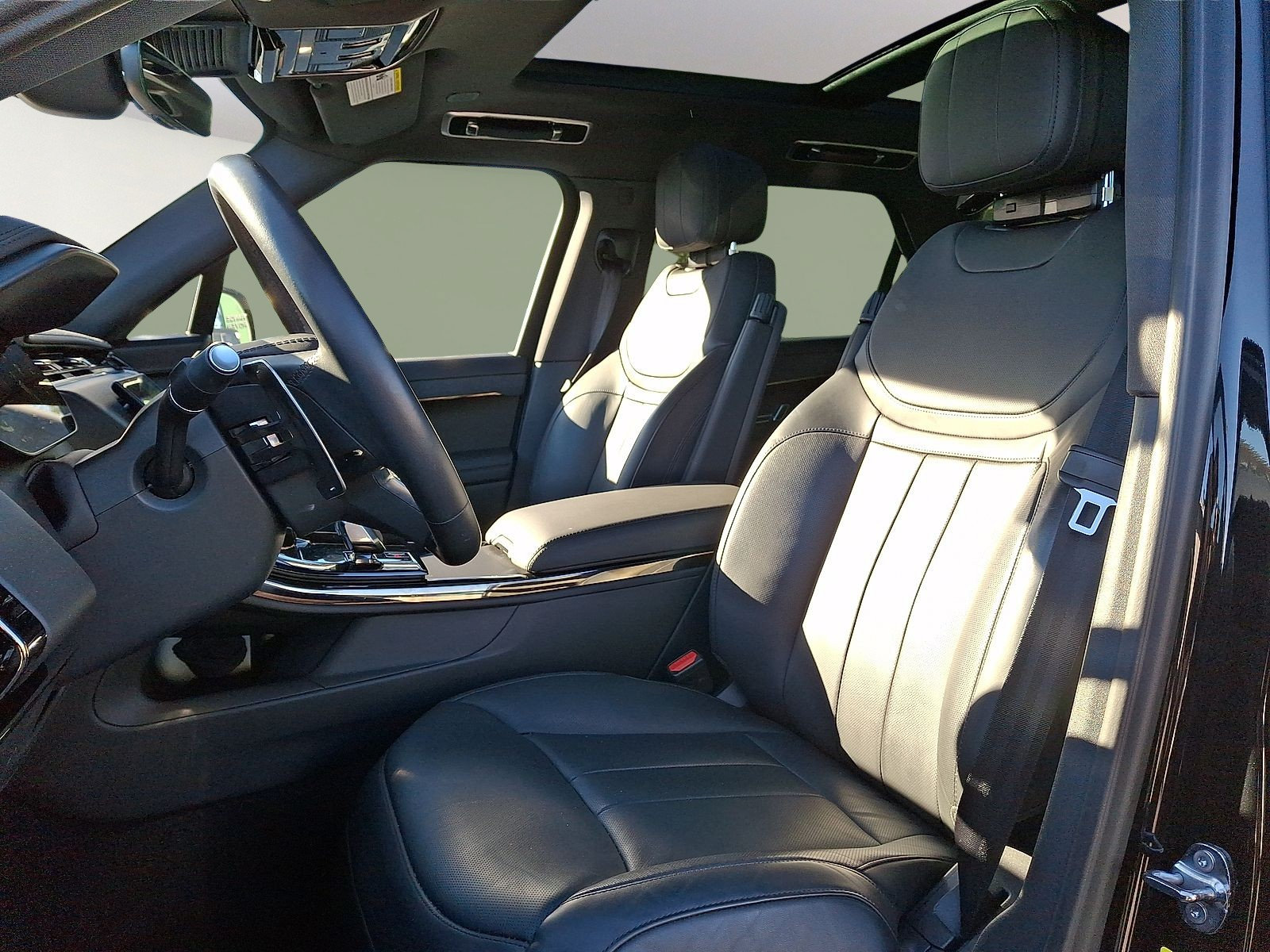 Used 2024 Land Rover Range Rover Sport SE AWD/4WD image 9