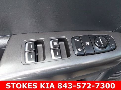 Used 2019 Kia Sportage LX FWD image 18