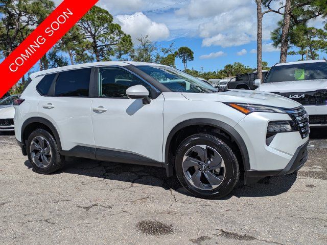 Used 2026 Nissan Rogue SV FWD image 2