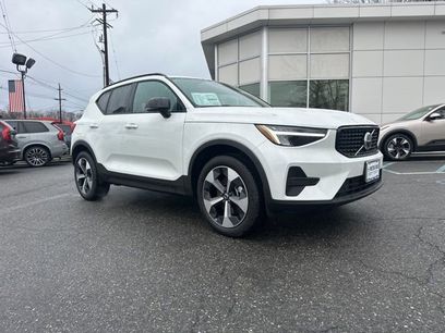New 2026 Volvo XC40 B5 Core w/ Protection Package Premier