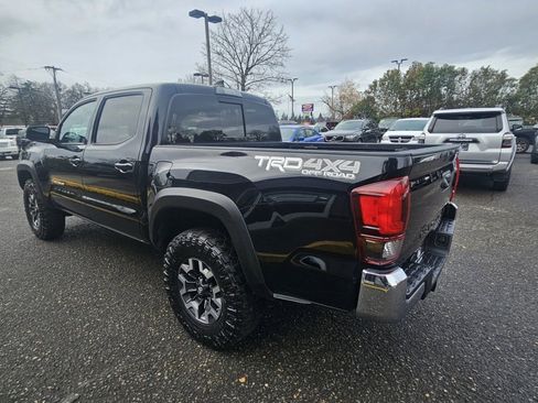 Used 2019 Toyota Tacoma TRD Off-Road image 4