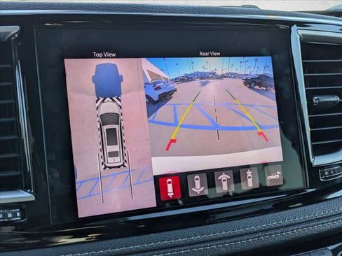 Used 2024 Chrysler Pacifica Limited image 14