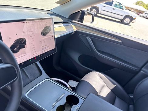 Used 2023 Tesla Model Y Long Range AWD/4WD image 10