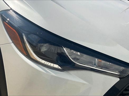 Used 2022 Toyota Corolla Cross LE image 32