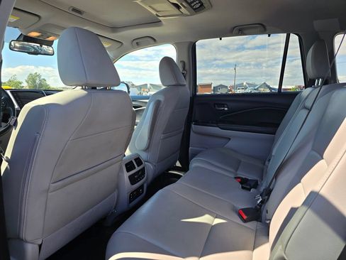 Used 2018 Honda Pilot Touring image 12