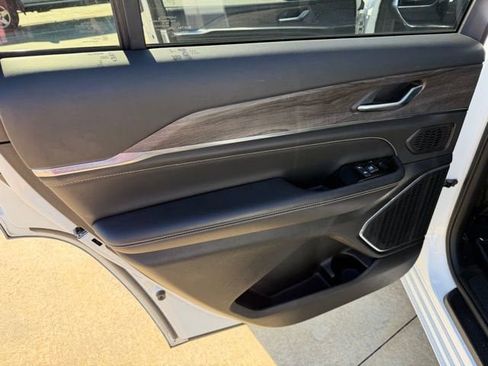 Used 2023 Jeep Grand Cherokee L Overland w/ Trailer Tow Group (B) image 14