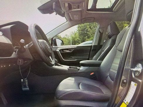 Used 2023 Toyota RAV4 XLE Premium FWD image 6