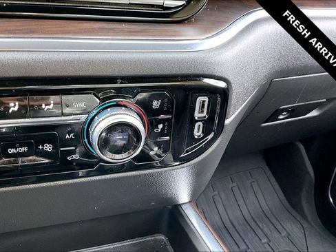 Used 2023 GMC Sierra 1500 SLT image 16