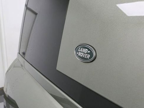 Used 2023 Land Rover Defender 110 X-Dynamic SE image 8
