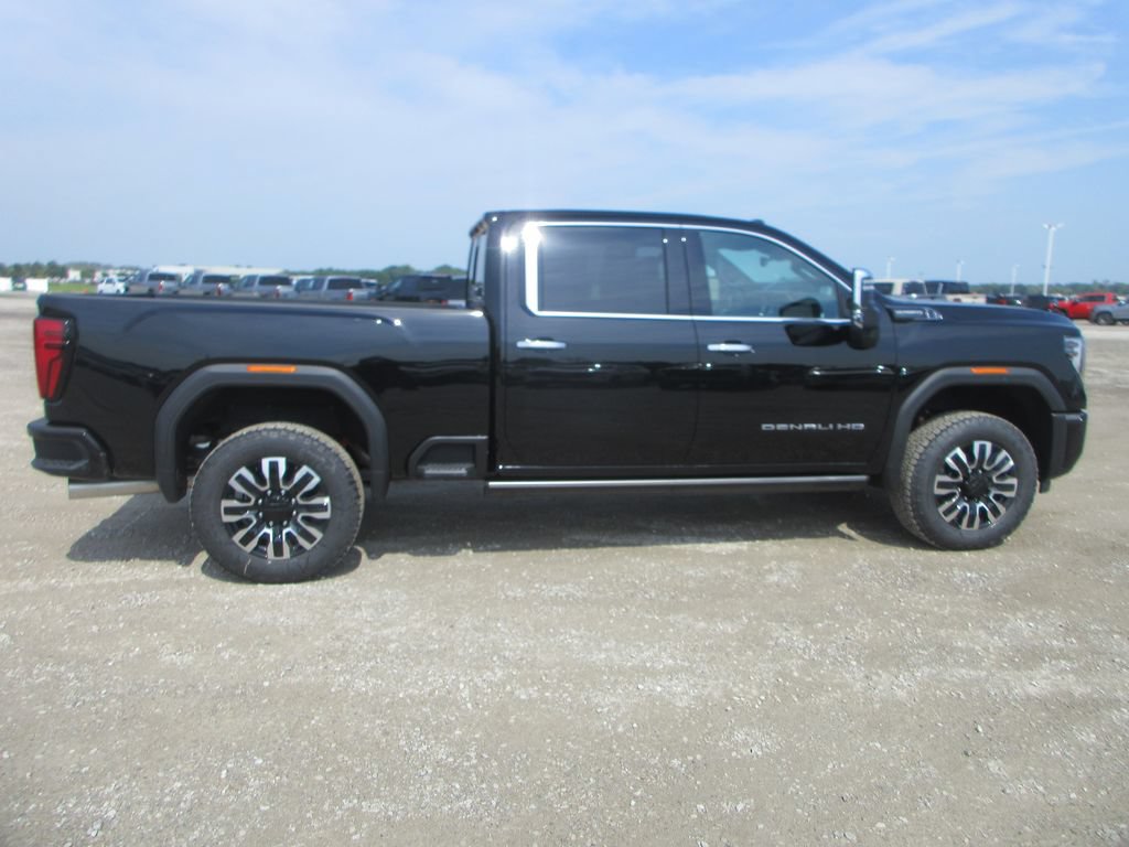 New 2026 GMC Sierra 2500 Denali Ultimate AWD/4WD image 3