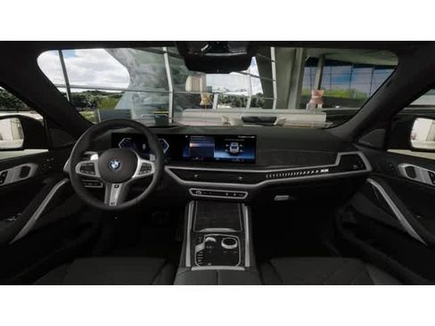 New 2026 BMW X6 xDrive40i w/ Climate Comfort Package image 10