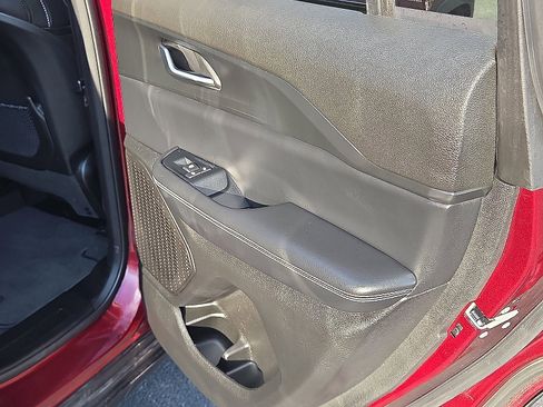 Used 2023 Jeep Grand Cherokee Altitude image 18