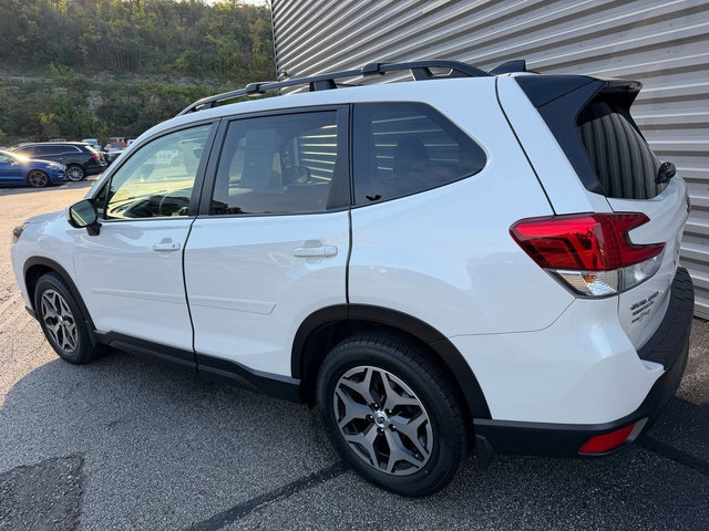 Used 2024 Subaru Forester Premium AWD/4WD image 4