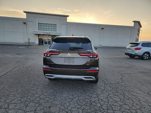 Used 2022 Mitsubishi Outlander SEL AWD/4WD image 7