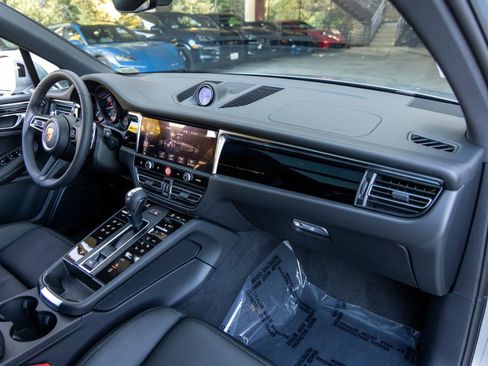 New 2026 Porsche Macan AWD/4WD image 53