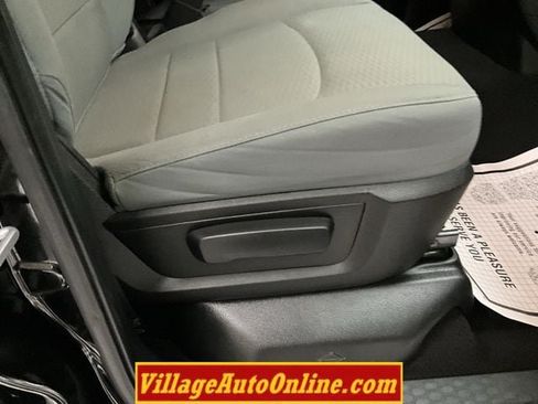 Used 2014 RAM 1500 Express AWD/4WD image 36