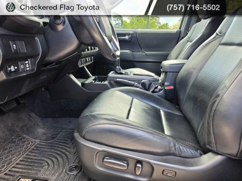 Used 2020 Toyota Tacoma TRD Off-Road w/ TRD Premium Off Road Package AWD/4WD image 9