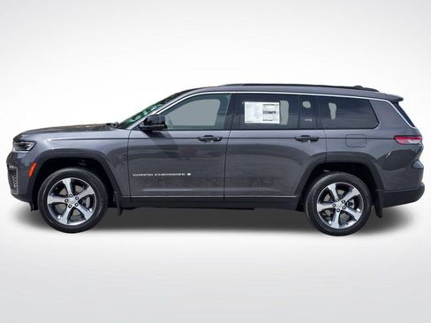 New 2026 Jeep Grand Cherokee L Limited w/ Trailer Tow Package AWD/4WD image 16