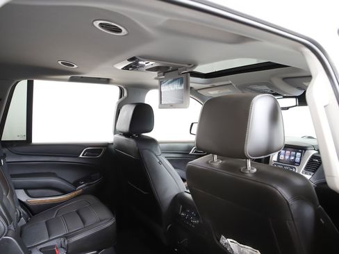 Used 2018 GMC Yukon Denali AWD/4WD image 9