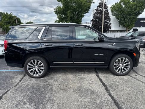 Used 2021 GMC Yukon Denali w/ Denali Premium Package AWD/4WD image 6