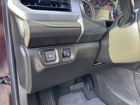 Used 2021 GMC Acadia SLE w/ Driver Convenience Package image 15