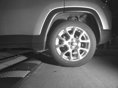 Used 2025 Jeep Compass Limited AWD/4WD image 14