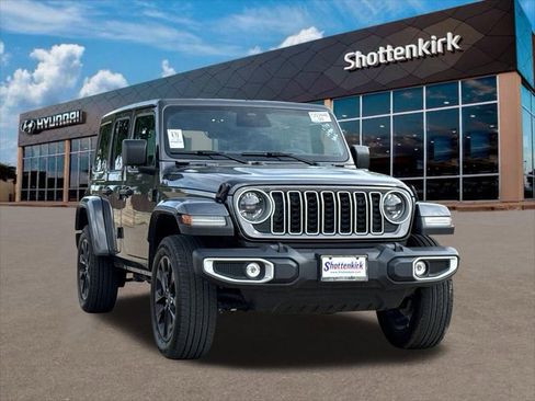 Used 2025 Jeep Wrangler Unlimited Sahara w/ Safety Group image 3