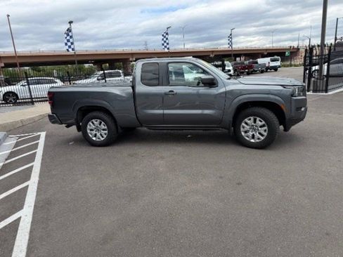 Used 2022 Nissan Frontier SV w/ Technology Package AWD/4WD image 10