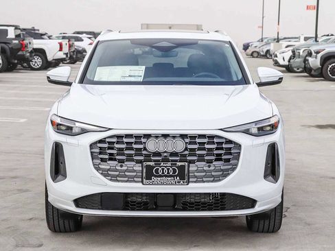 New 2025 Audi Q5 Premium Plus image 2