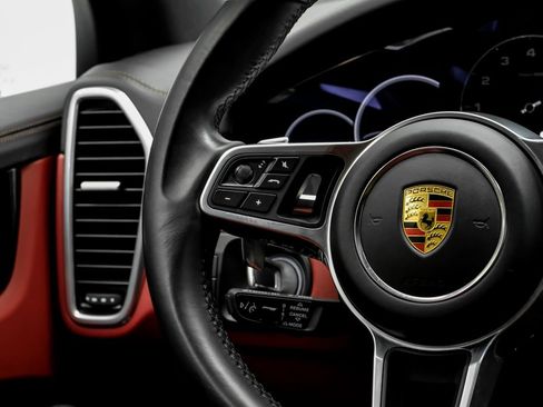 Used 2023 Porsche Cayenne S Platinum w/ Premium Package Plus AWD/4WD image 18