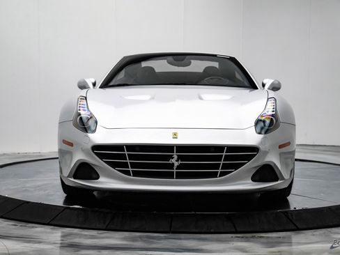 Used 2016 Ferrari California T image 37