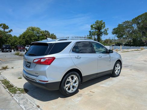 Used 2018 Chevrolet Equinox Premier FWD image 9