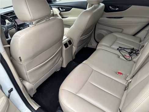 Used 2018 Nissan Rogue SL w/ Premium Package FWD image 35