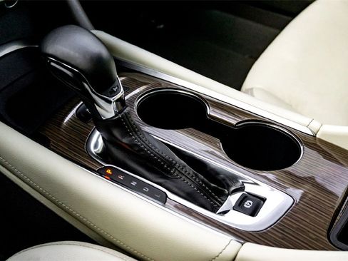 Used 2024 Chevrolet Malibu LT image 25