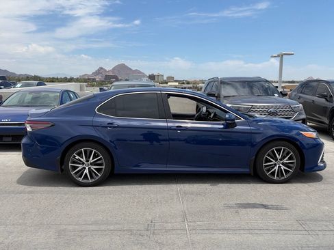 Used 2024 Toyota Camry XLE FWD image 3
