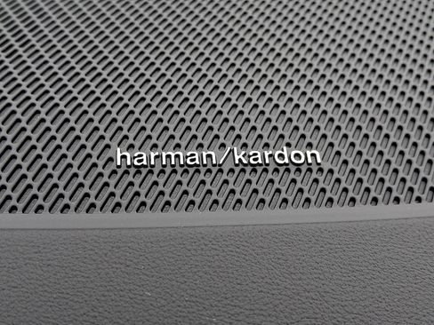 New 2026 Volvo XC90 B6 Plus w/ Protection Package Premier image 12