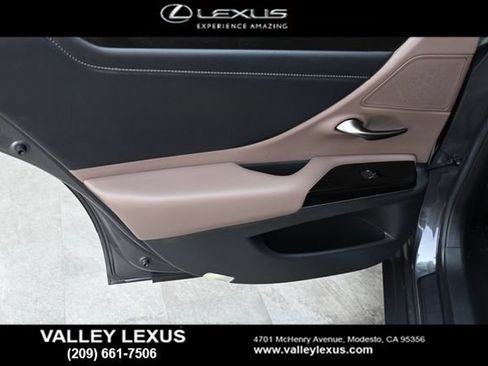 Used 2023 Lexus ES 300h w/ Premium Package FWD image 17