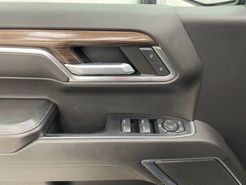 Used 2022 Chevrolet Silverado 1500 LT AWD/4WD image 10