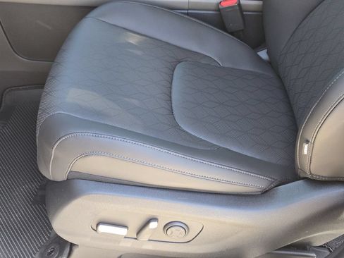 New 2026 Kia Carnival FWD image 19