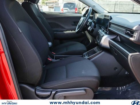 Certified 2025 Hyundai Kona SEL AWD/4WD image 15