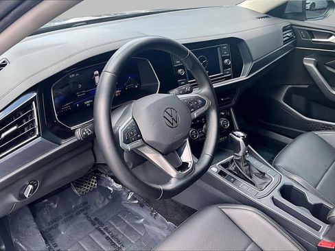 Used 2023 Volkswagen Jetta SE FWD image 18