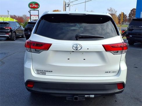 Used 2019 Toyota Highlander XLE image 19